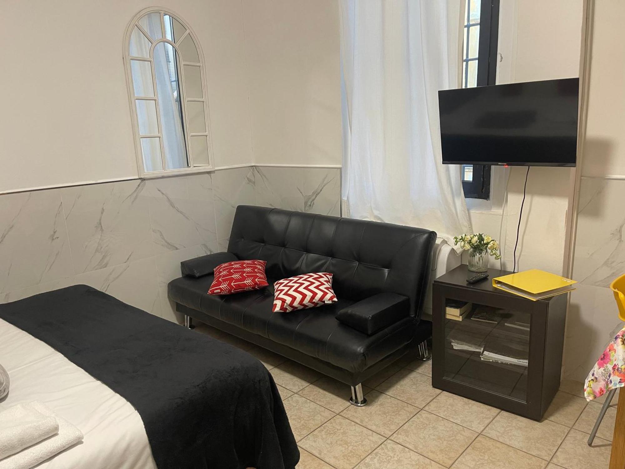 1-Tourist House Bologna-Cefalonia - Self Check-In, Bologna
